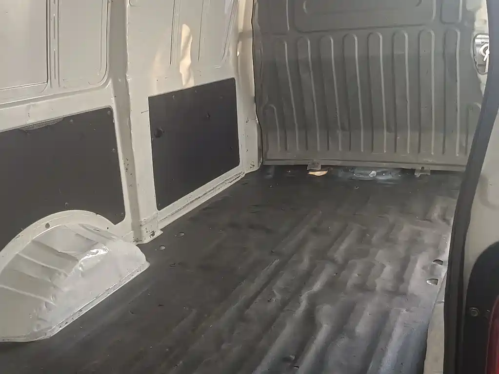 CHANGAN CHANGAN RUIXING EM60