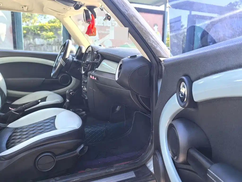 MINI Mini Clubman — миниатюра 18