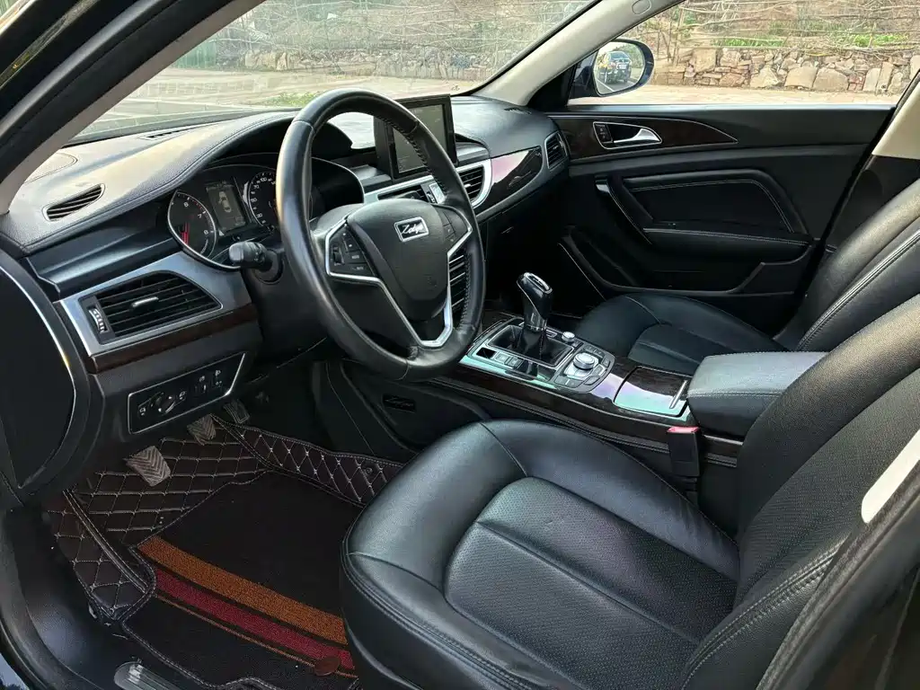 Zotye Zotye Z700 — миниатюра 4