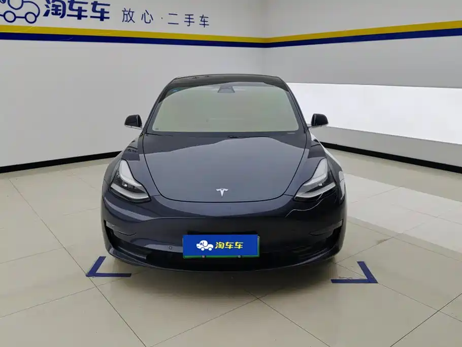 Tesla Model 3 — миниатюра 2