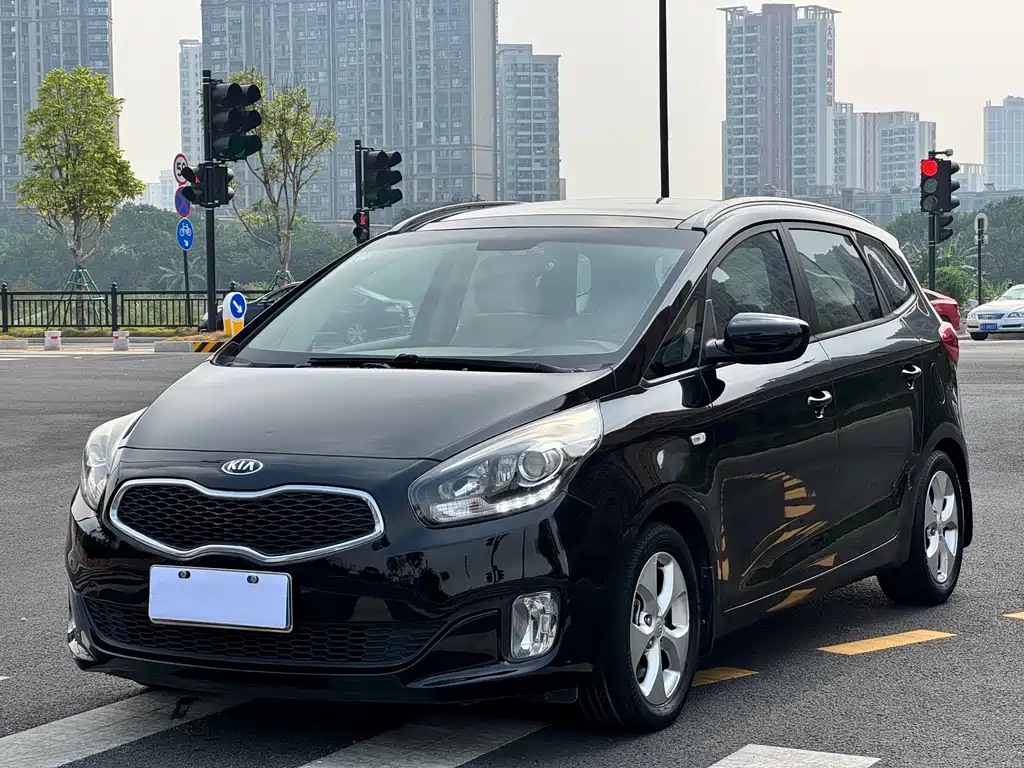 Kia Carens — миниатюра 3