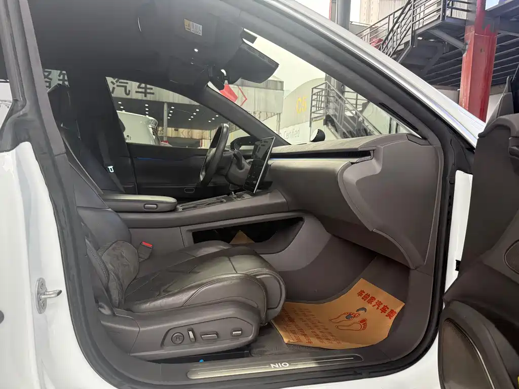NIO NIO ET7