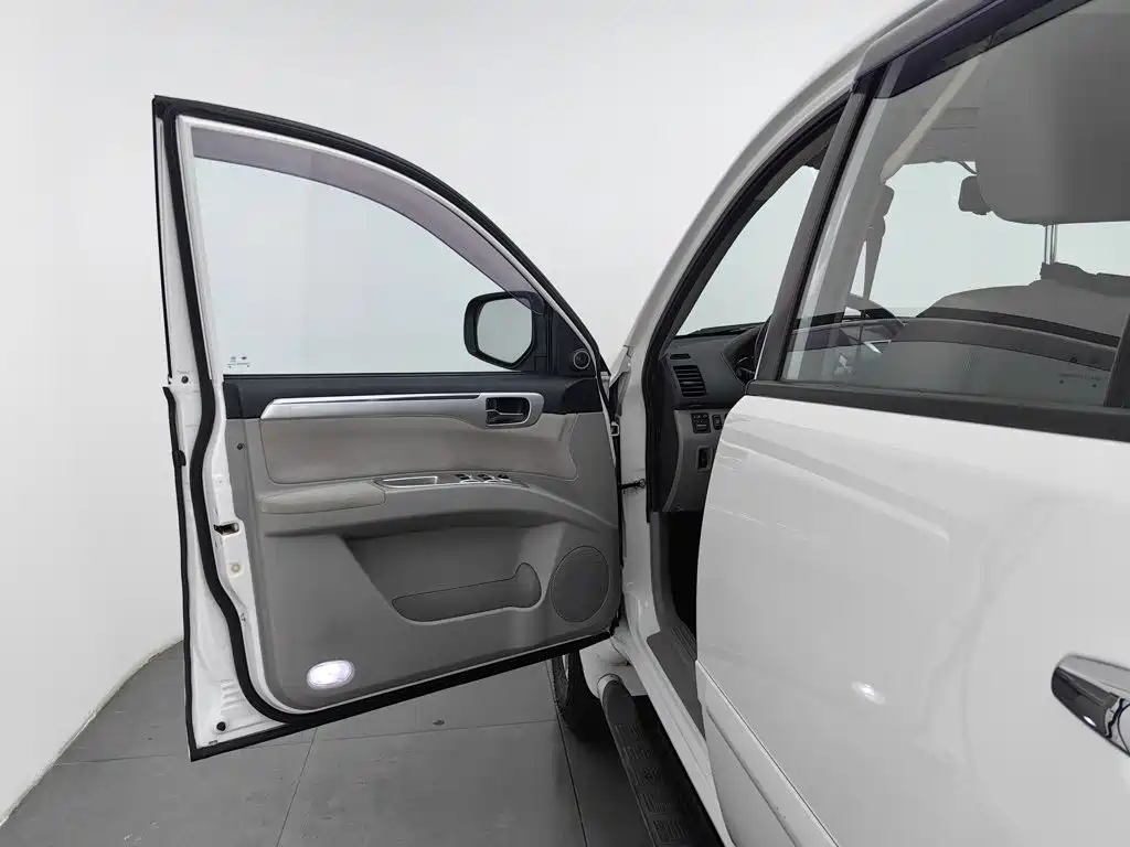 Mitsubishi Pajero Sport — миниатюра 8