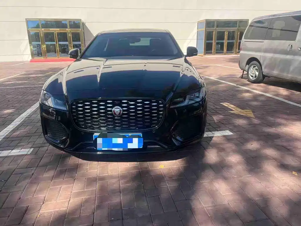 Jaguar XFL — миниатюра 7