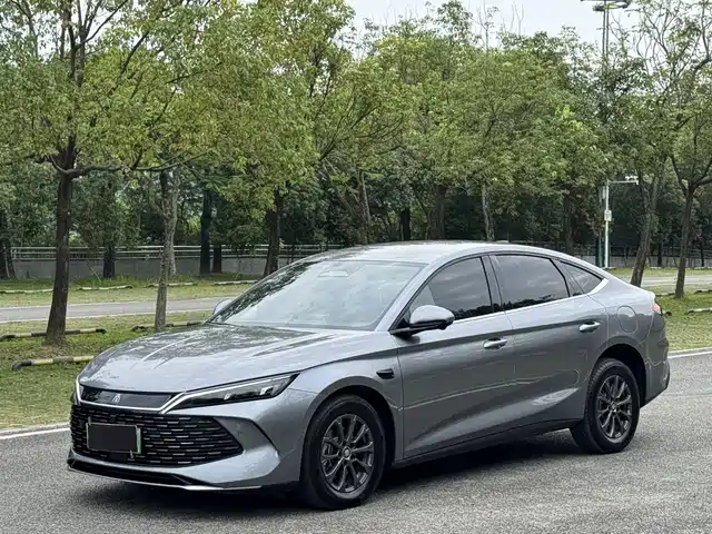 2025 BYD Qin