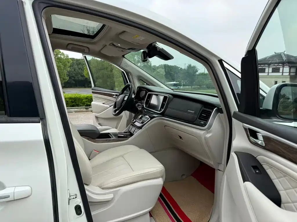 GAC M8 2018 320T Luxury
