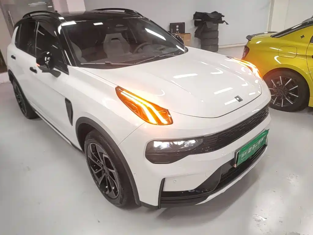 Lynk & Co 01 EM-P — миниатюра 4