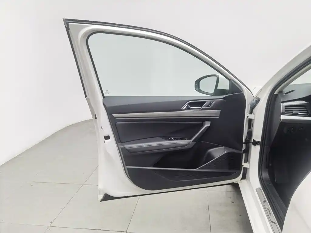 Volkswagen Lavida — миниатюра 8