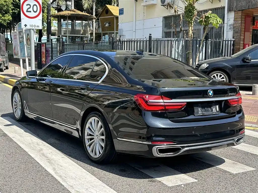 BMW 7 Series 7 2016 740Li Lead