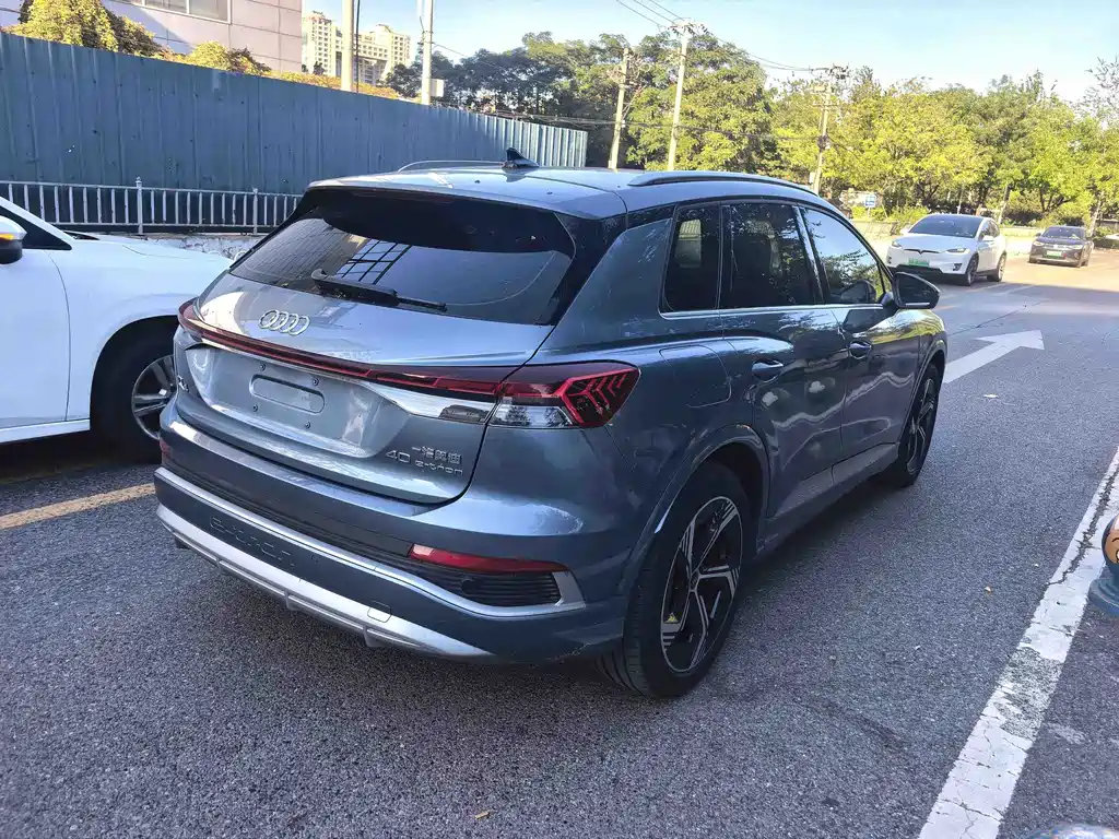 Audi Q4 e-tron — миниатюра 8