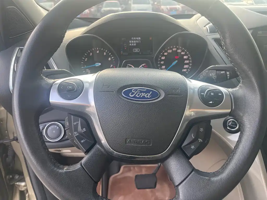 Ford Kuga — миниатюра 9