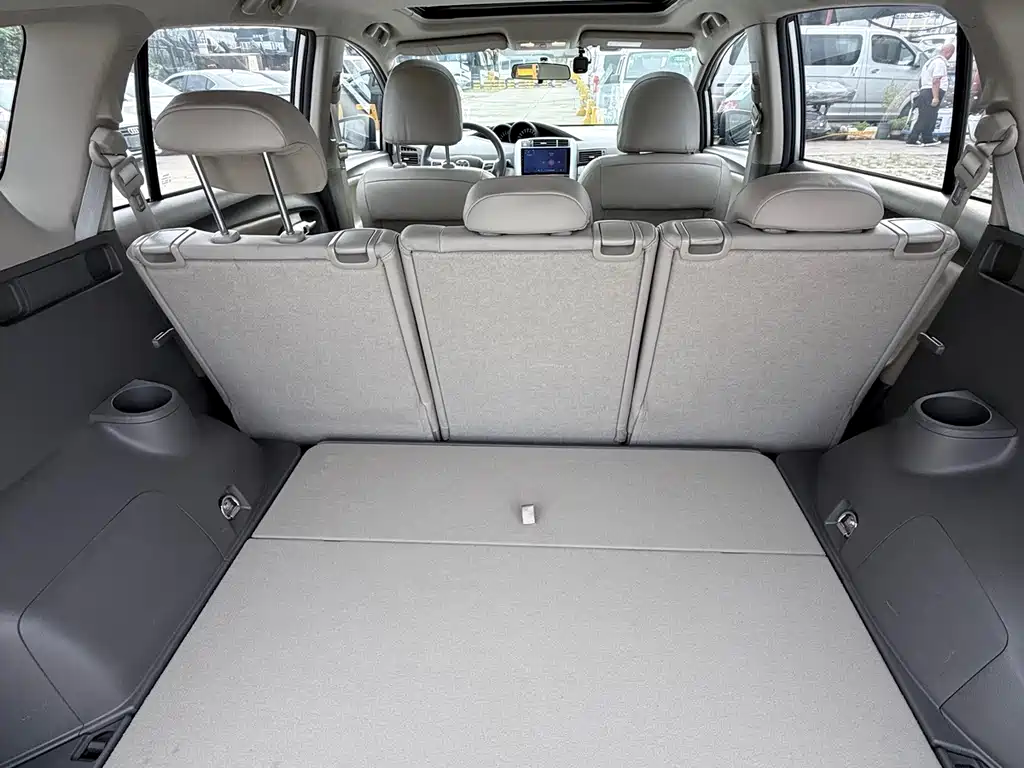 Toyota Verso — миниатюра 10