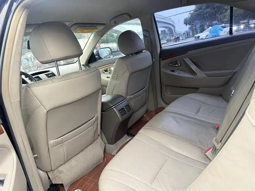 Toyota Camry — миниатюра 11