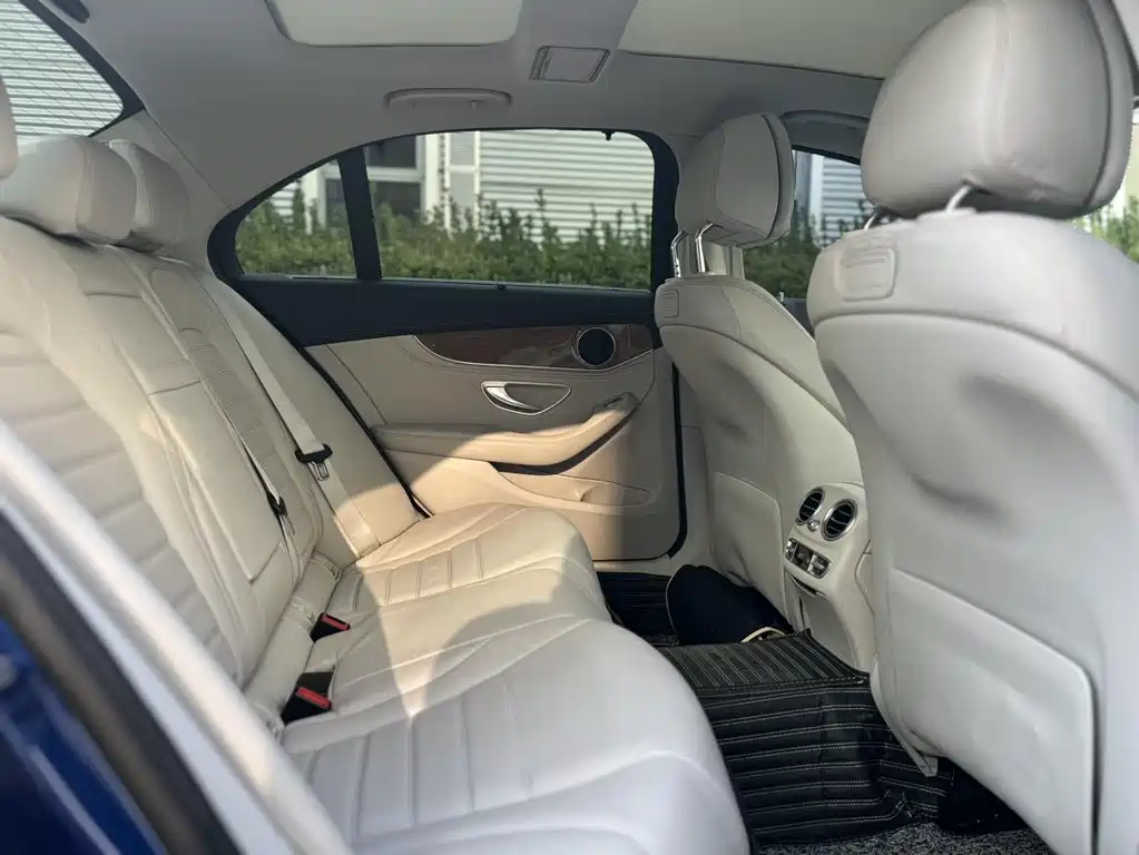Mercedes-Benz C-Class — миниатюра 19