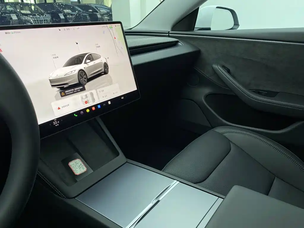 Tesla Model 3 — миниатюра 27