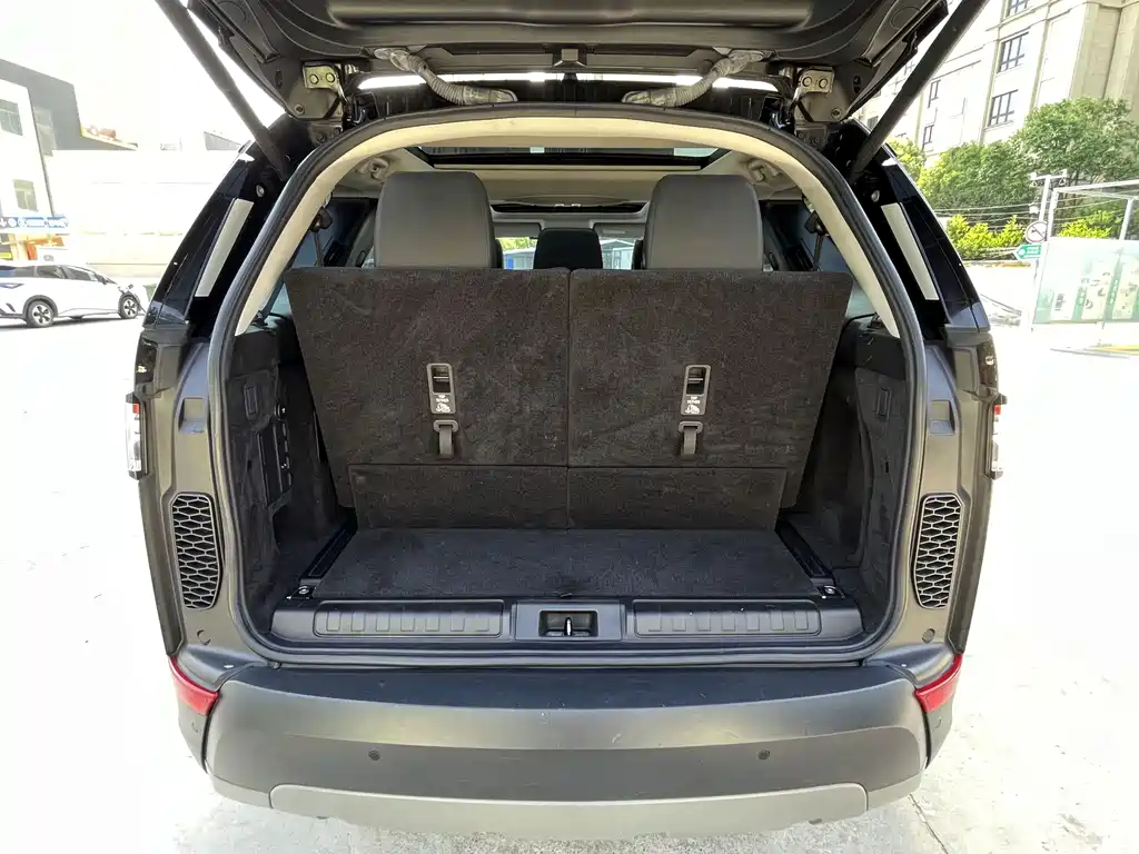 Land Rover Discovery 2.0T SE, фото 9