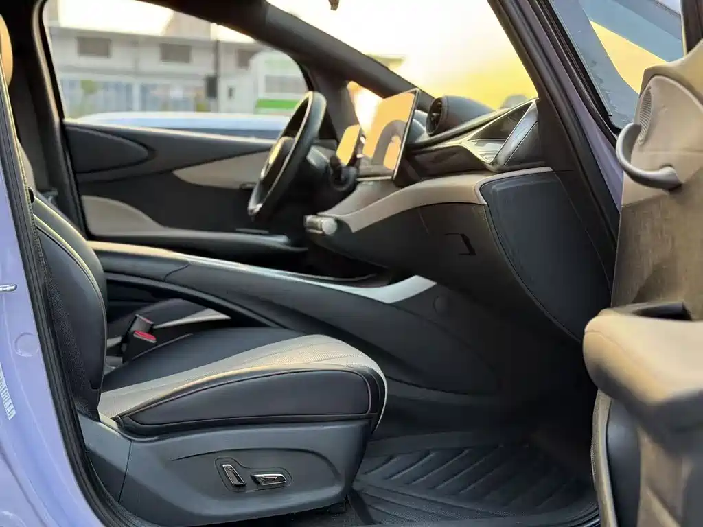 BYD Dolphin — миниатюра 11