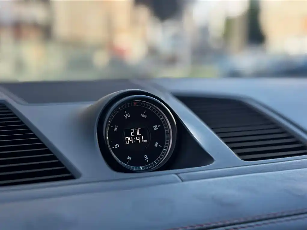 Porsche Cayenne — миниатюра 14