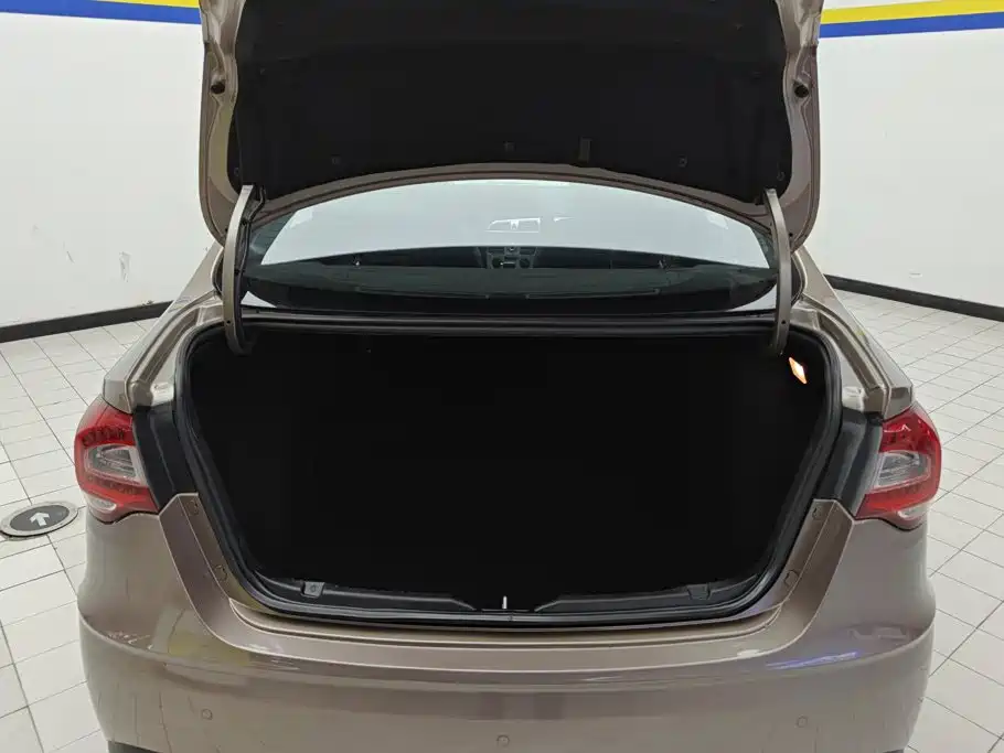 Zhonghua H530 — миниатюра 4