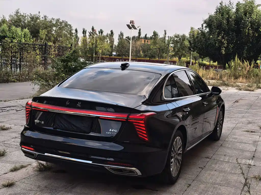 Hongqi Hongqi H5 — миниатюра 9