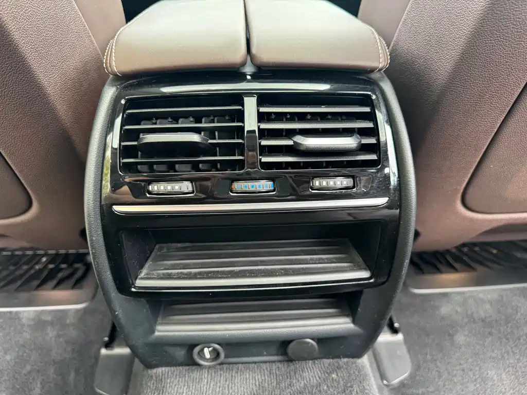BMW 5 Series — миниатюра 23