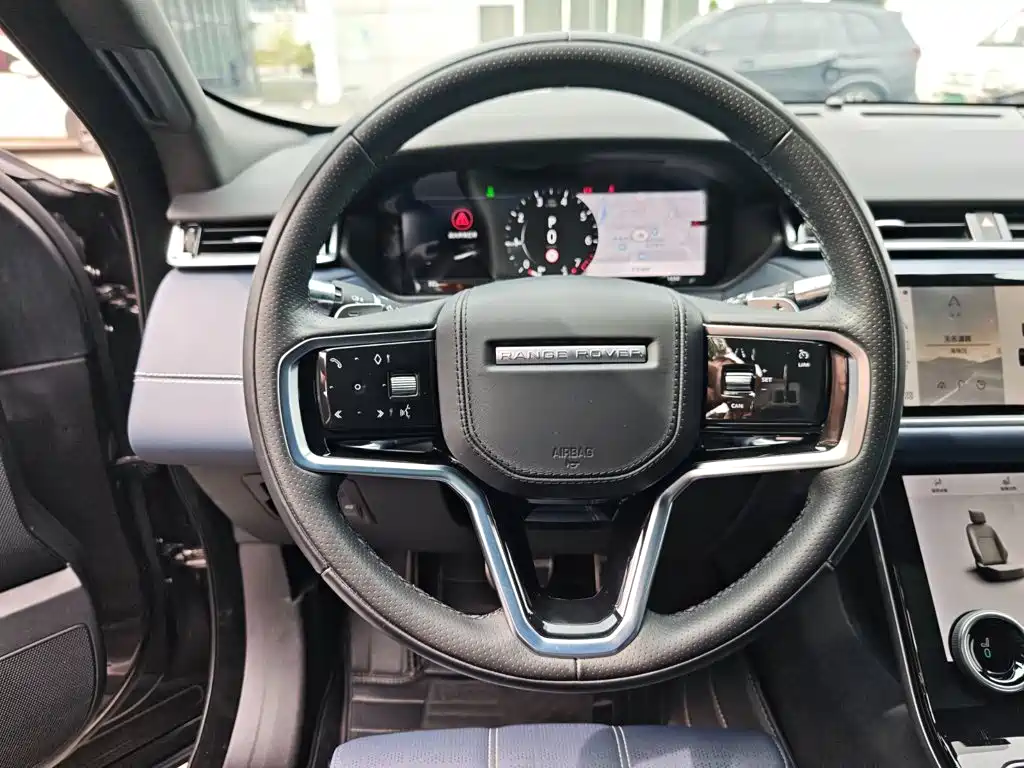 Land Rover Velar 250PS Shine Gold Collection Edition, фото 13