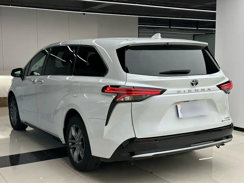 Toyota Sienna — миниатюра 13