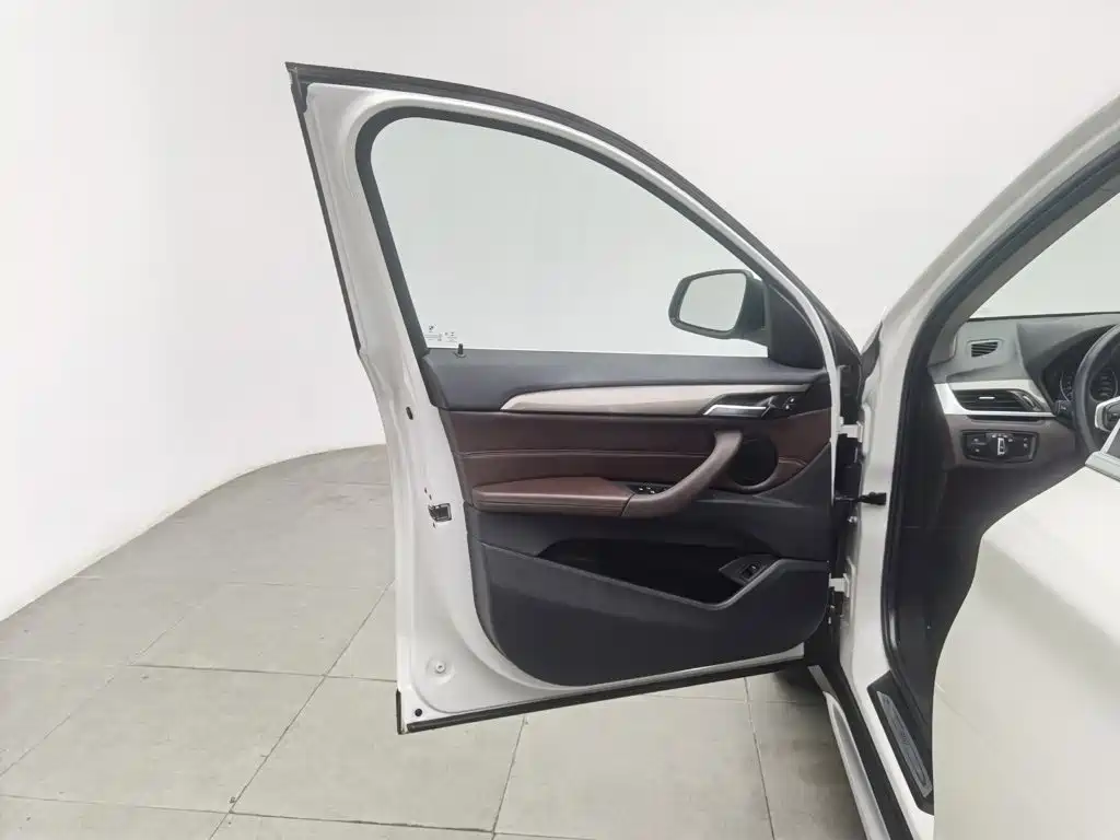 BMW X1 — миниатюра 8