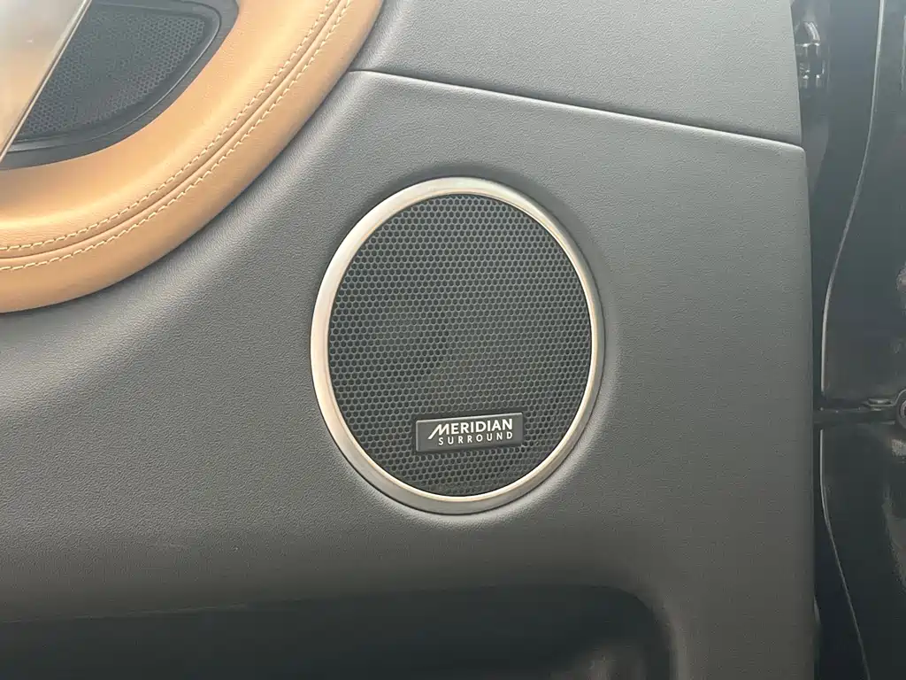 LAND ROVER DISCOVER SPORTS