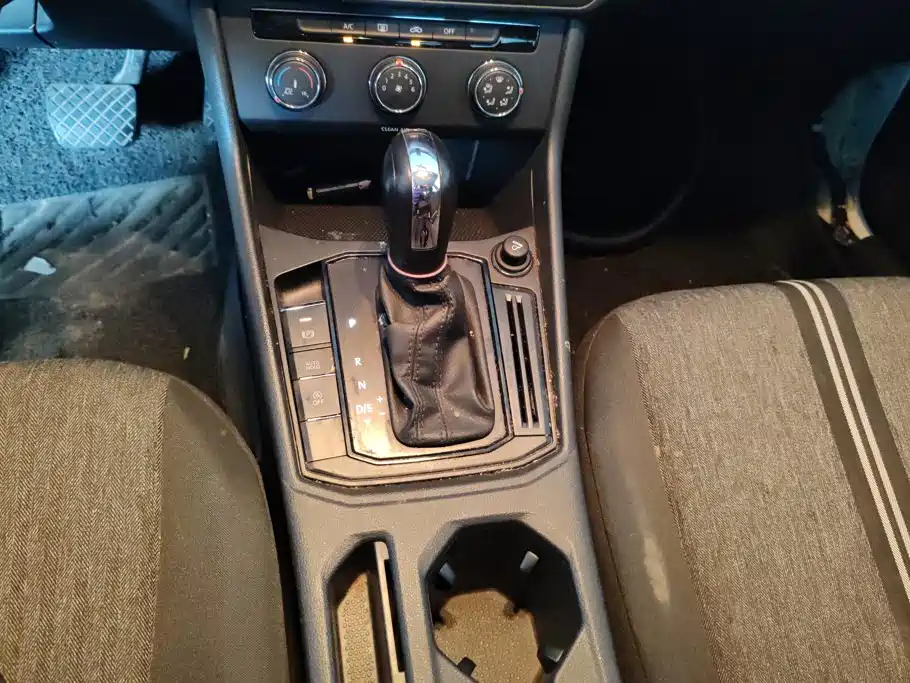 Volkswagen Lavida — миниатюра 16