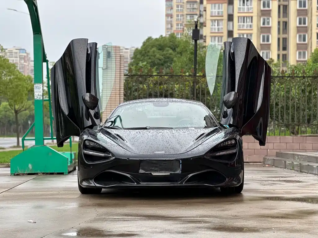 MCLAREN 720S