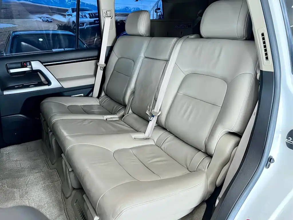 Toyota Land Cruiser — миниатюра 10