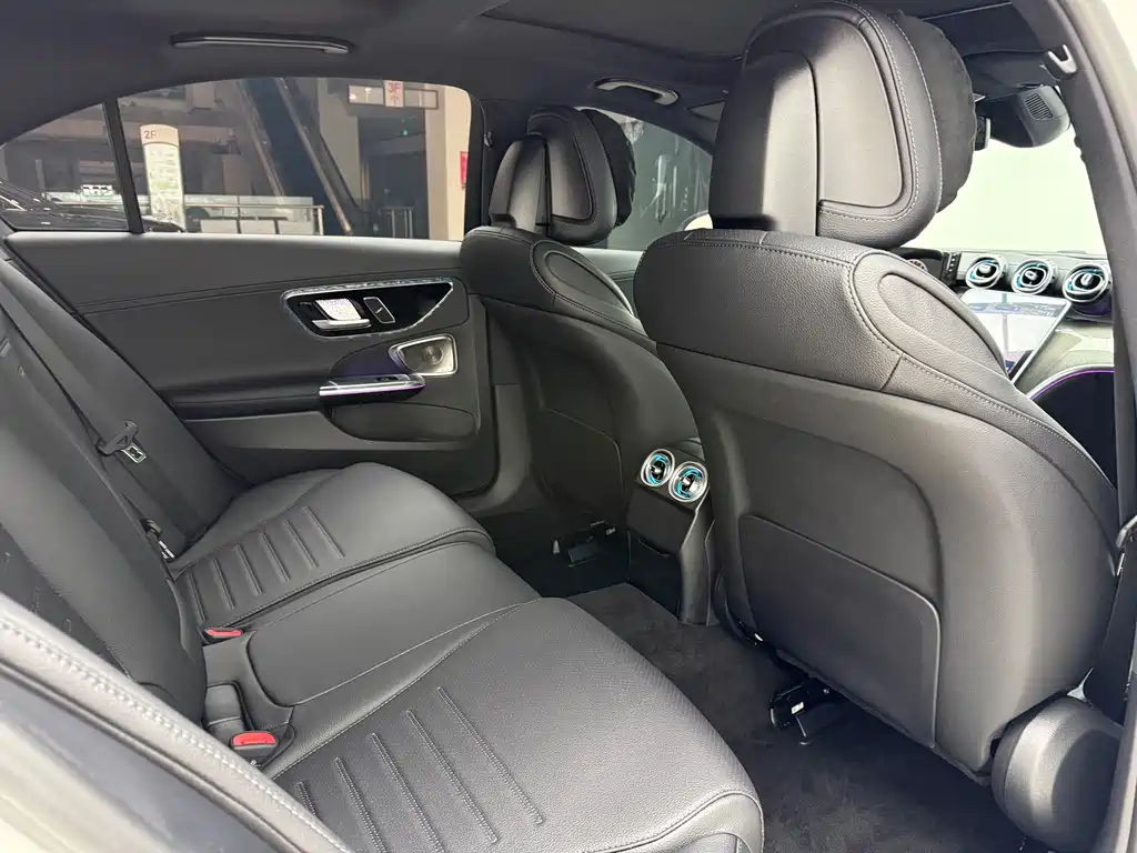Mercedes-Benz C-Class — миниатюра 20