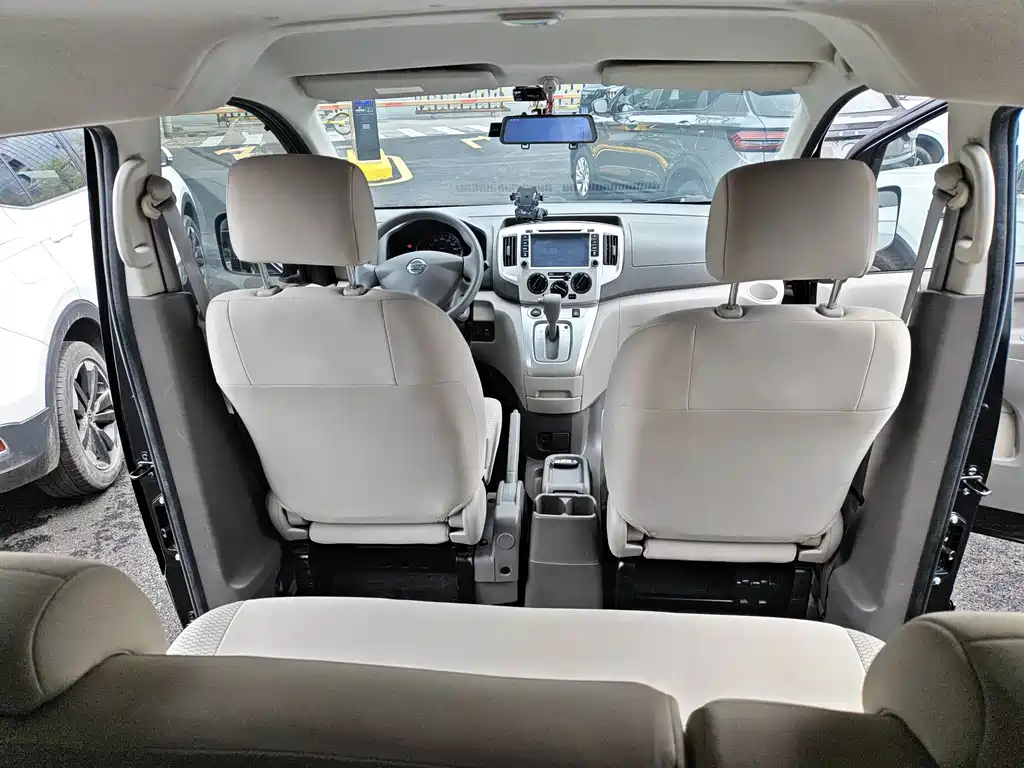 Nissan NV200 — миниатюра 16