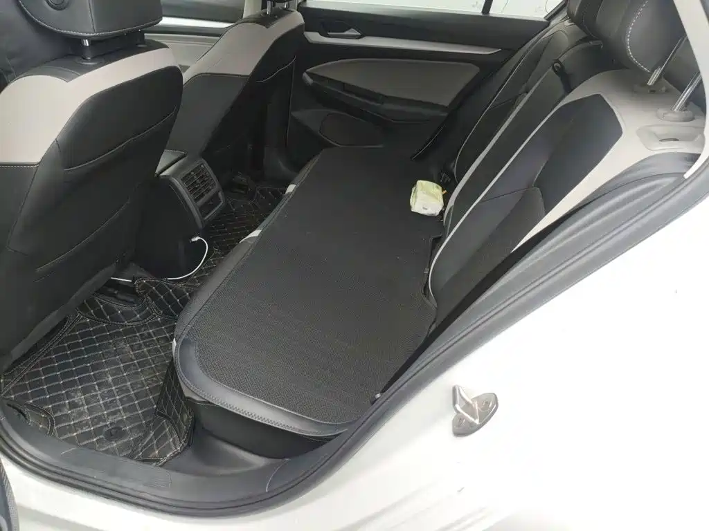 Volkswagen Golf — миниатюра 15