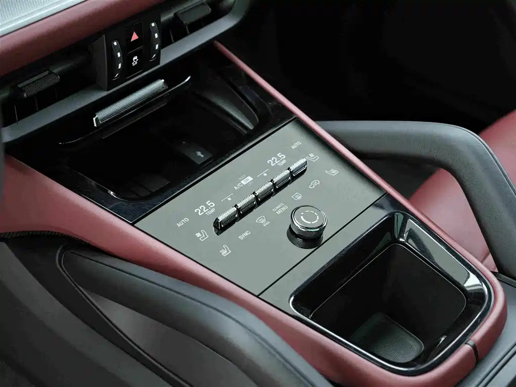 Porsche Cayenne — миниатюра 11