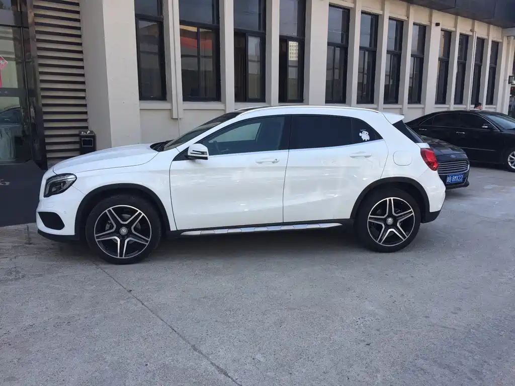 Mercedes-Benz GLA 2015 GLA 200 Fashion