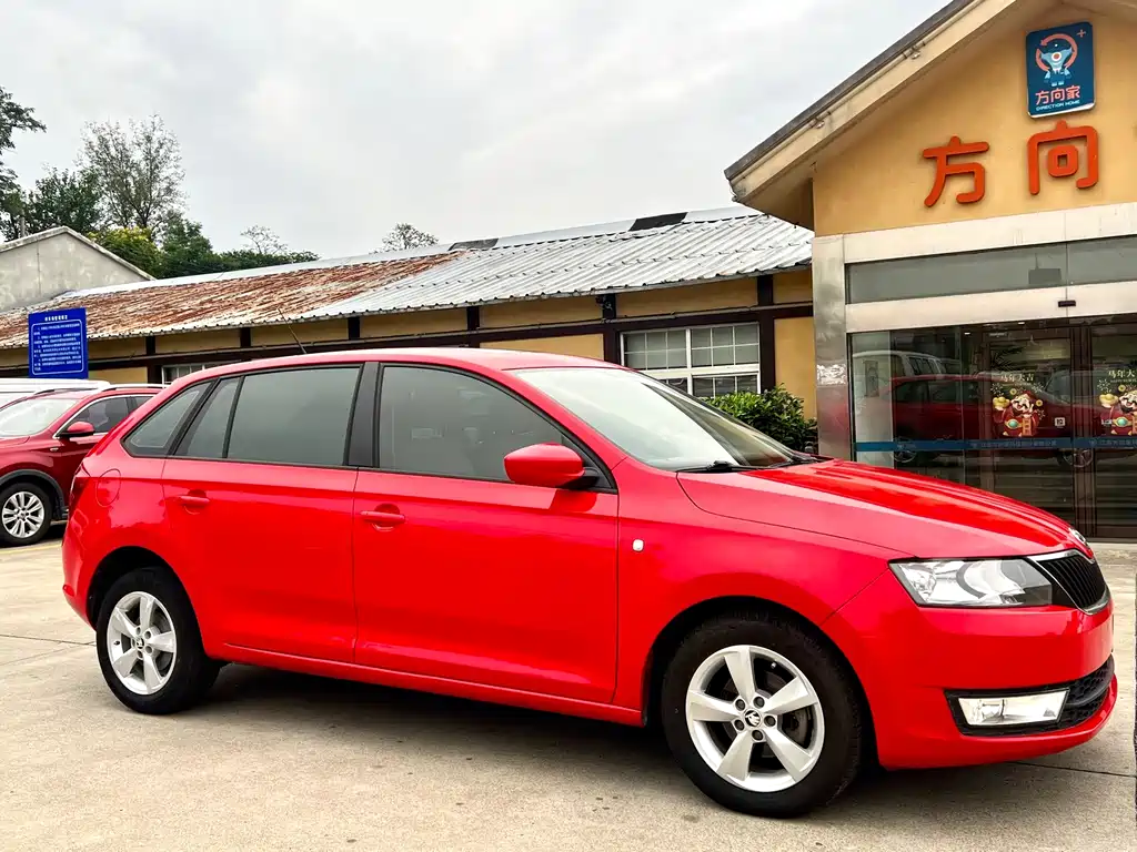Skoda Rapid Spaceback — миниатюра 3