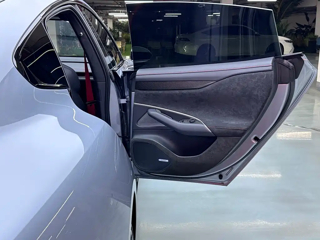 XIAOMI CAR XIAOMI SU7 ULTRA