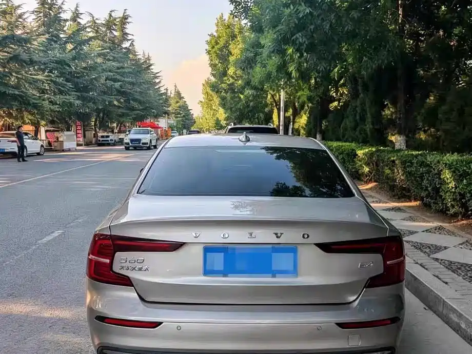 Volvo S60 — миниатюра 8