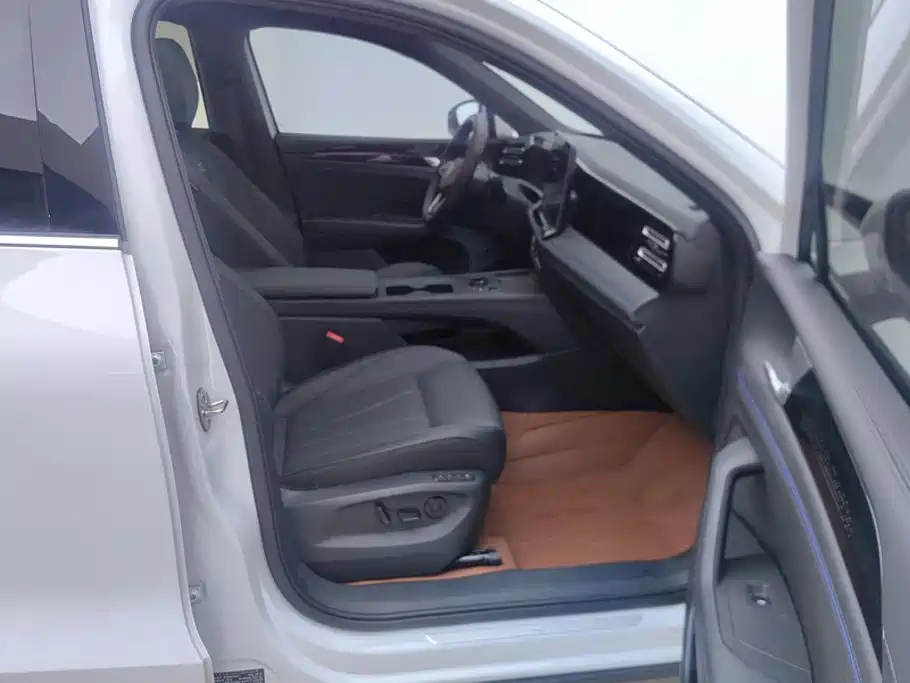 Volkswagen Tiguan L — миниатюра 8