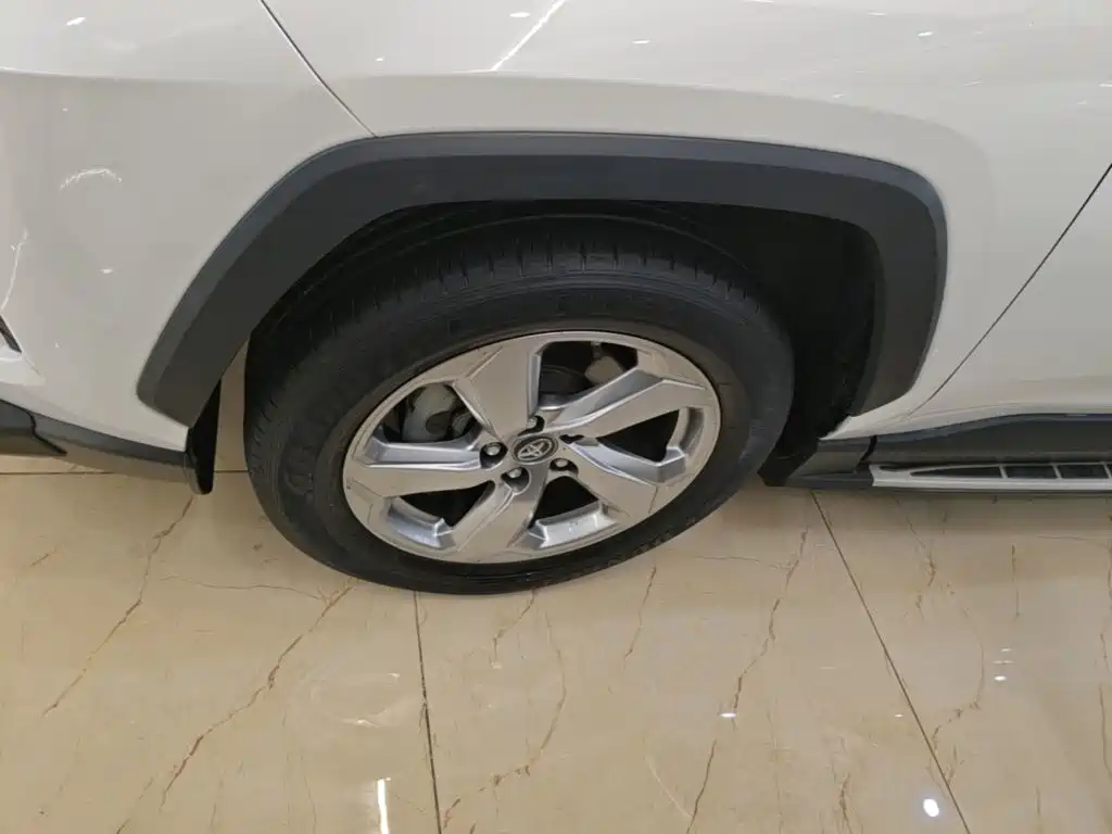 Toyota RAV4 — миниатюра 23