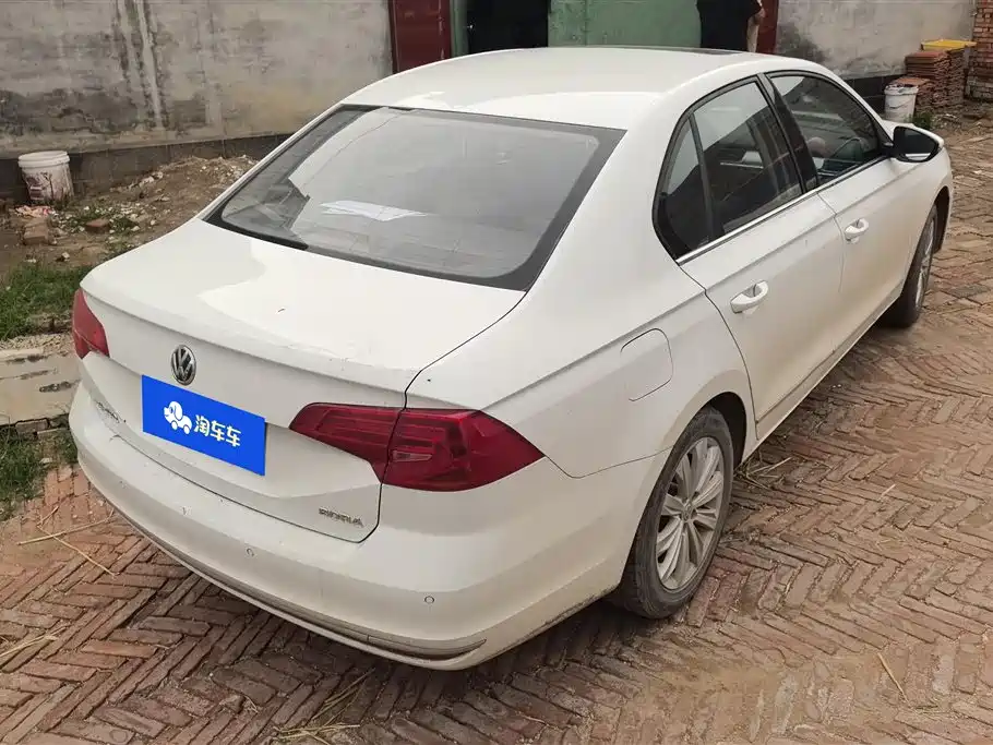 Volkswagen Bora 2016 1.6L MT Comfort