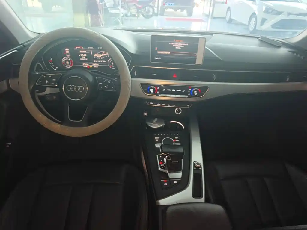 Audi A4L 2019 40 TFSI Fashion VI
