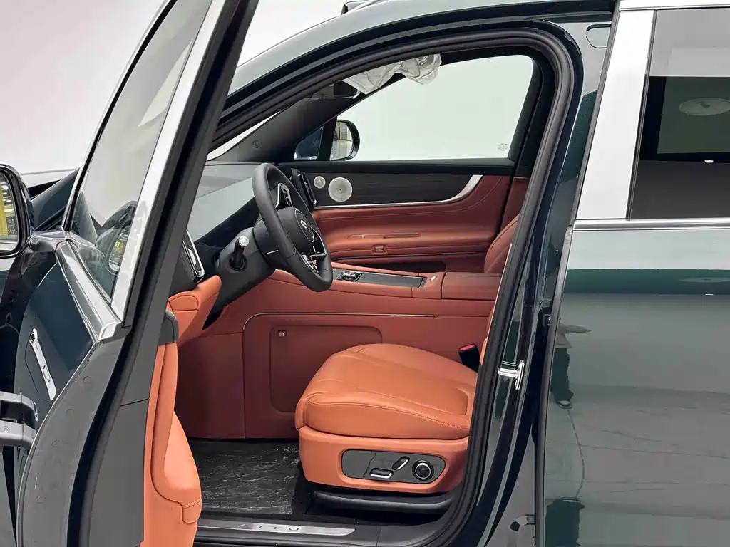 AITO ASK THE WORLD M9