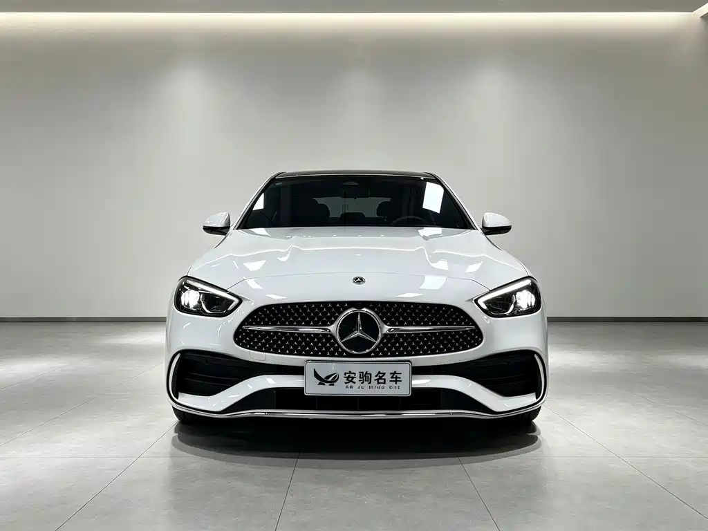 Mercedes-Benz C-Class — миниатюра 2