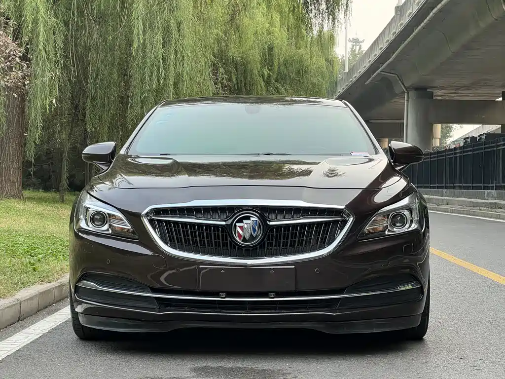 Buick LaCrosse — миниатюра 2