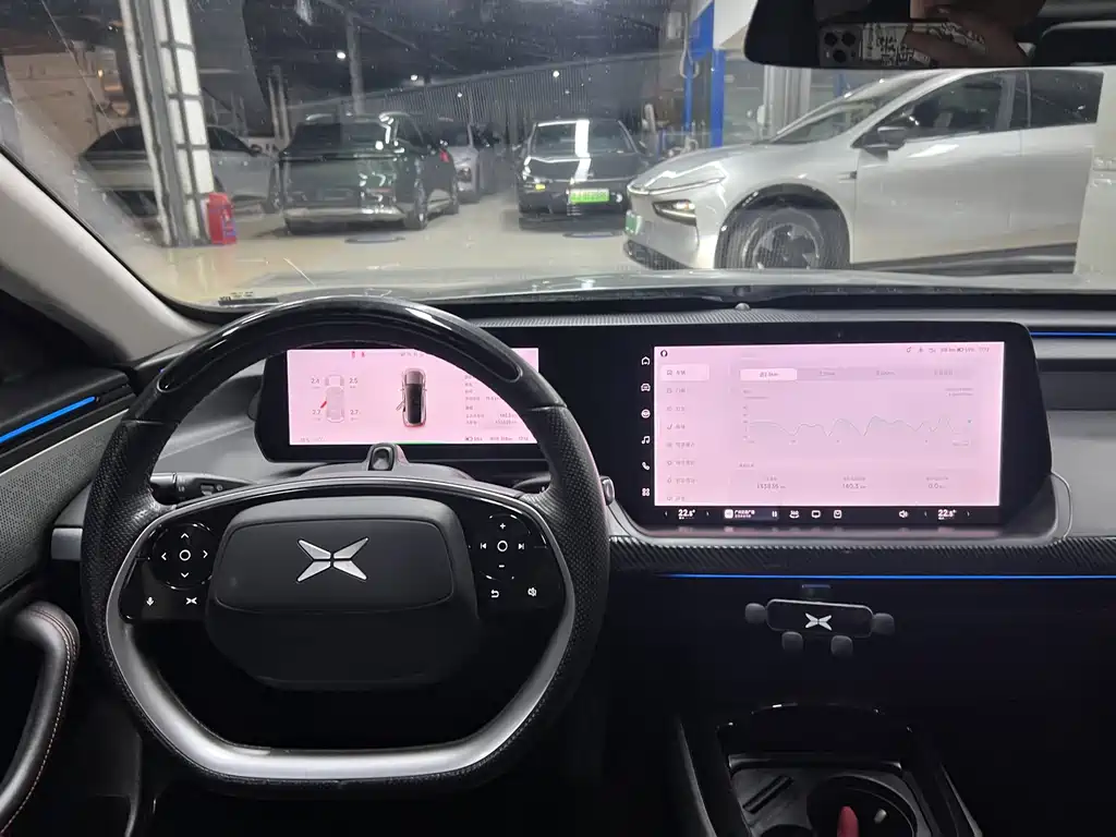 XPeng P7 — миниатюра 12