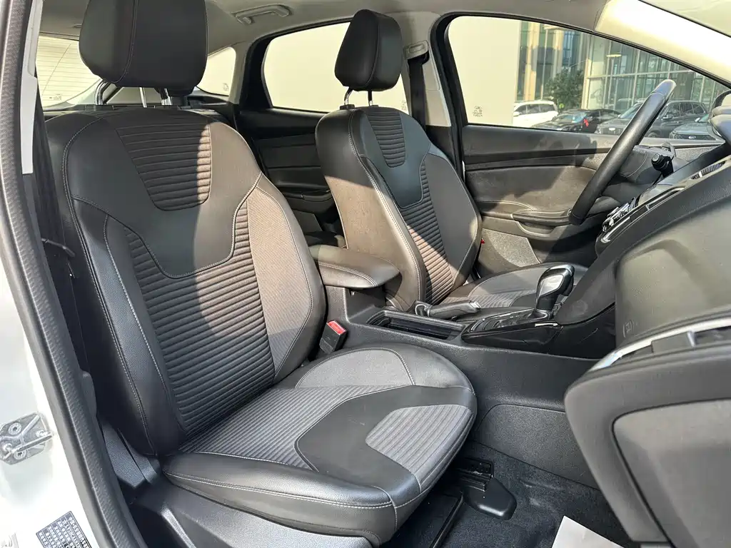 Ford Focus 2018 EcoBoost 125 AT
