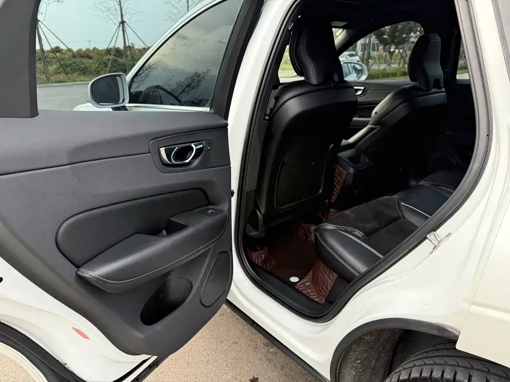 Volvo XC60 — миниатюра 10